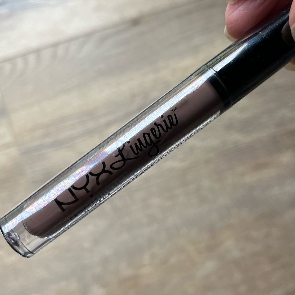 4 for $20 - new lip lingerie liquid lipstick - Picture 2 of 5